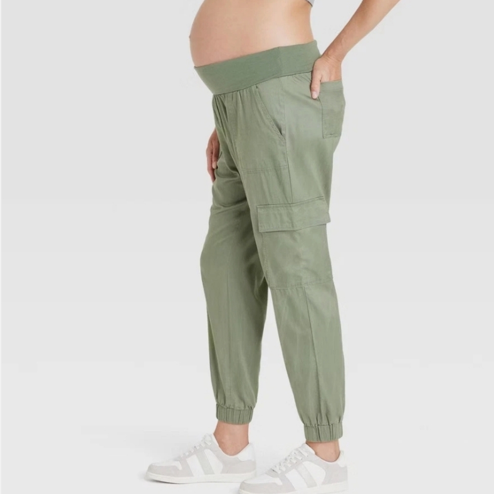 Isabel Maternity by Ingrid & Isabel Over Belly High-Rise Maternity Joggers - Picture 4 of 7